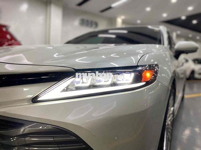 Toyota Camry 2021 2.0G - 15000 km siêu lướt