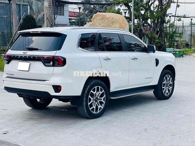 Ford Everest 2024 Titanium 2.0 AT 4x2 - 7000 km