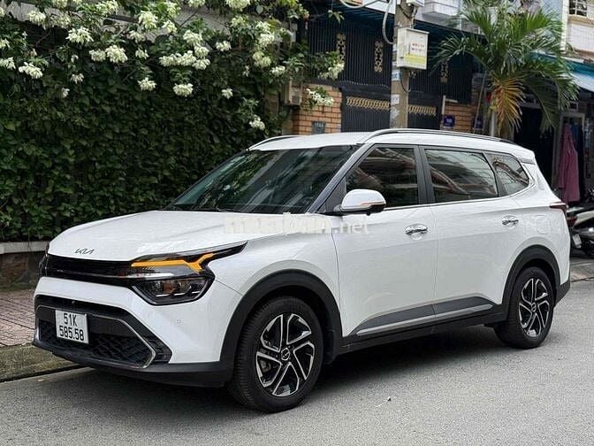 Kia Carens 2022 1.4T Premium - 7500 km