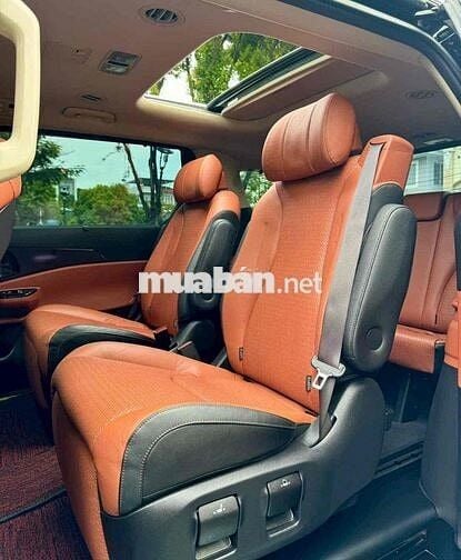 Kia Carnival 2022 2.2D Luxury 8 chỗ - 45000 km