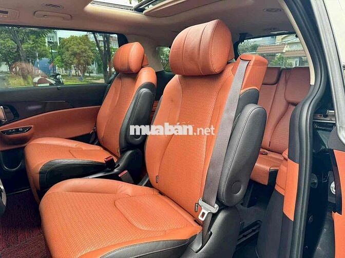 Kia Carnival 2022 2.2D Luxury 8 chỗ - 45000 km