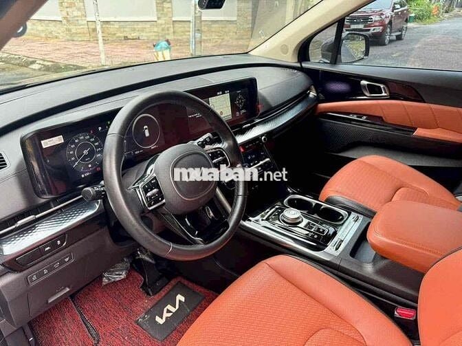 Kia Carnival 2022 2.2D Luxury 8 chỗ - 45000 km
