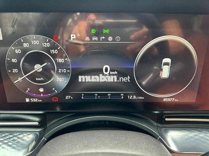 Kia Carnival 2022 2.2D Luxury 8 chỗ - 45000 km