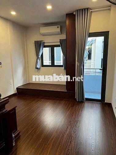 Xe Hơi, Cách Mặt tiền 20m Trần Quý Quận 11