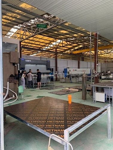 TUYỂN CÔNG NHÂN LÀM TẠI XƯỞNG 8 TIẾNG BAO ĂN Ở