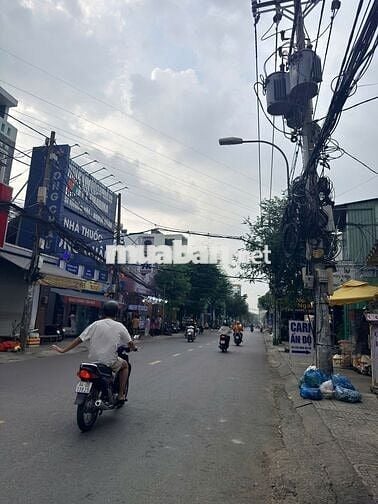 Nhà Khu Ẩm Thực Làng Hoa 4,2mX27m Giá Rẻ Cho Làm Quán Ăn.