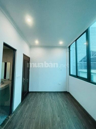 An Dương Vương – Ô Tô – 81 N – 4 Tầng – MT 7.8 M 0 Giá 15.3 Tỷ. 