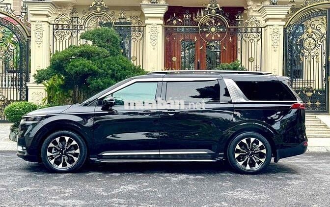 Kia Carnival 2022 2.2D Luxury 8 chỗ - 45000 km