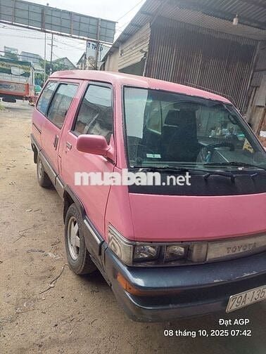 Toyota 9 chỗ ko niên hạn đăng kiểm 4/2026