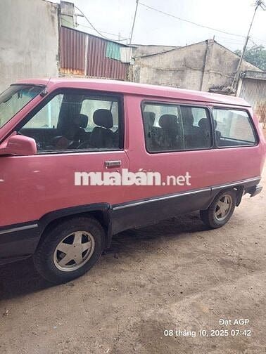 Toyota 9 chỗ ko niên hạn đăng kiểm 4/2026