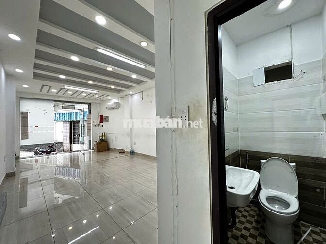 Cho Thuê Mặt Bằng Đường Tô Hiến Thành, Quận 10 ( Ngang 8m - Rộng Rãi )