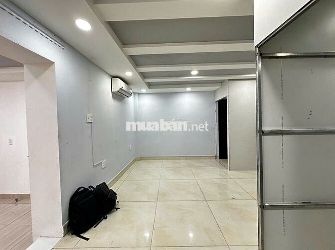 Cho Thuê Mặt Bằng Đường Tô Hiến Thành, Quận 10 ( Ngang 8m - Rộng Rãi )