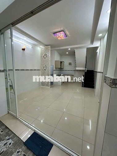 Bán nhà mới hẻm thoáng mát Cách Mạng Tháng Tám P11 Q3