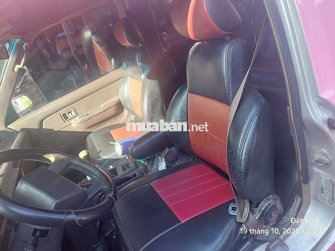 Toyota 9 chỗ ko niên hạn đăng kiểm 4/2026