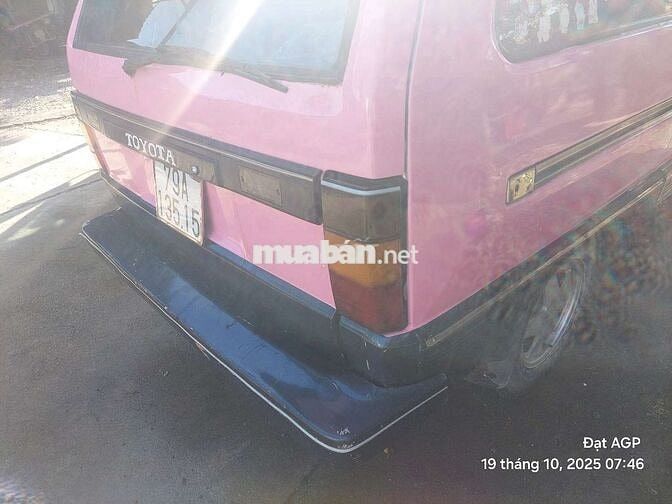 Toyota 9 chỗ ko niên hạn đăng kiểm 4/2026