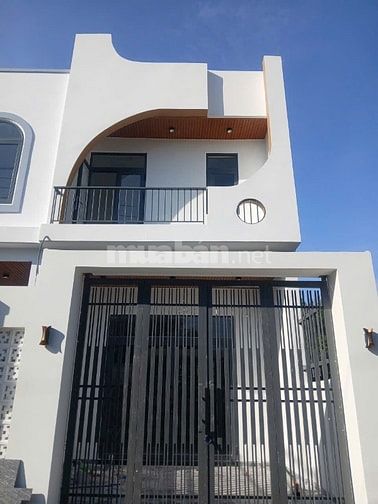 Bán nhà lầu đã hoàn thiện như hình. Cam kết nhà thật giá thật 100%