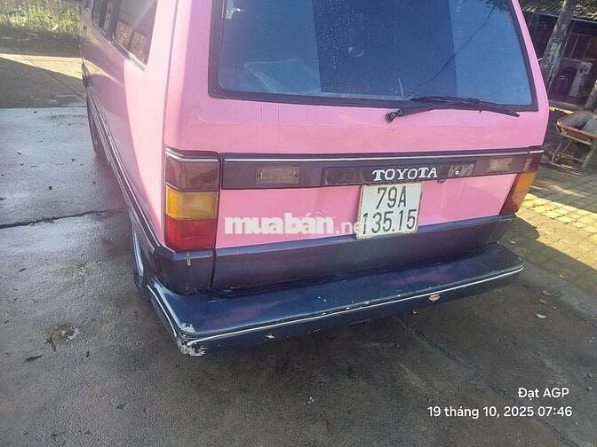 Toyota 9 chỗ ko niên hạn đăng kiểm 4/2026