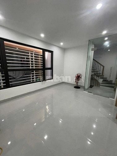 Hiếm - 9,5 tỷ - Dương quảng hàm - Cầu giấy - 6 tầng - Thang máy -mt 8m