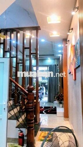 Nhà 4 Tầng 68M2,4 PN, Gần Siêu Thị Coop Mart, Chợ Hạnh Thông Tây
