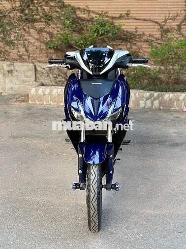 xe v2 đk 2021 mới 99%