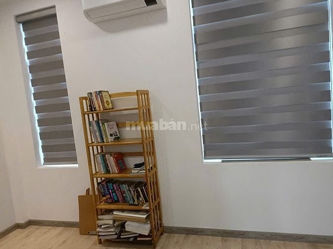 Bán nhà 3 tầng, 4 Phòng ngủ , 3 tolet đường nhựa 8m 