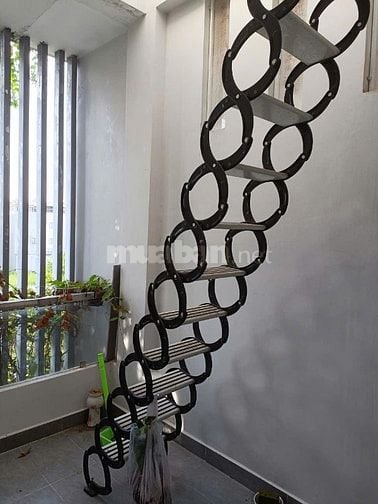 Bán nhà 3 tầng, 4 Phòng ngủ , 3 tolet đường nhựa 8m 