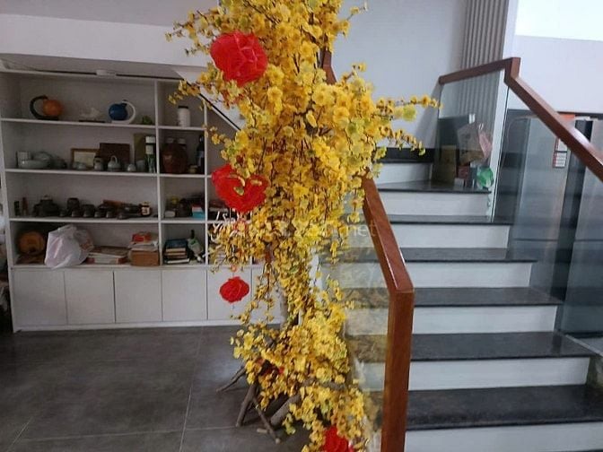 Bán nhà 3 tầng, 4 Phòng ngủ , 3 tolet đường nhựa 8m 