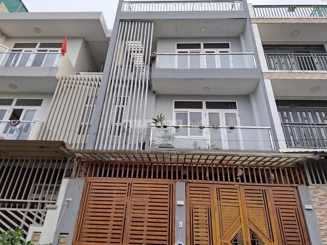 Bán nhà 3 tầng, 4 Phòng ngủ , 3 tolet đường nhựa 8m 