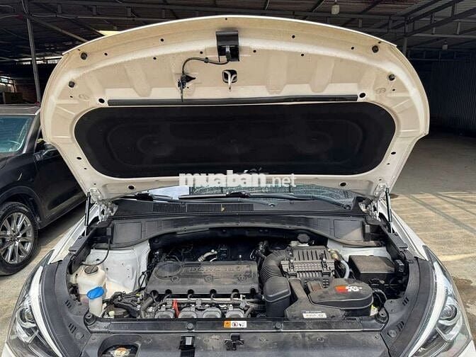 Hyundai Santafe 2017 2.4L 4WD,máy xăng,màu trắng