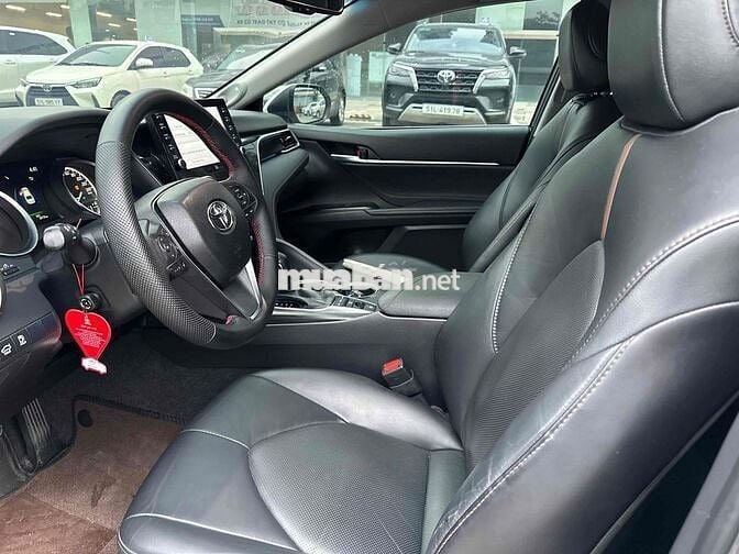 Toyota Camry 2022 2.5Q - Trắng ngọc trai HÃNG BH