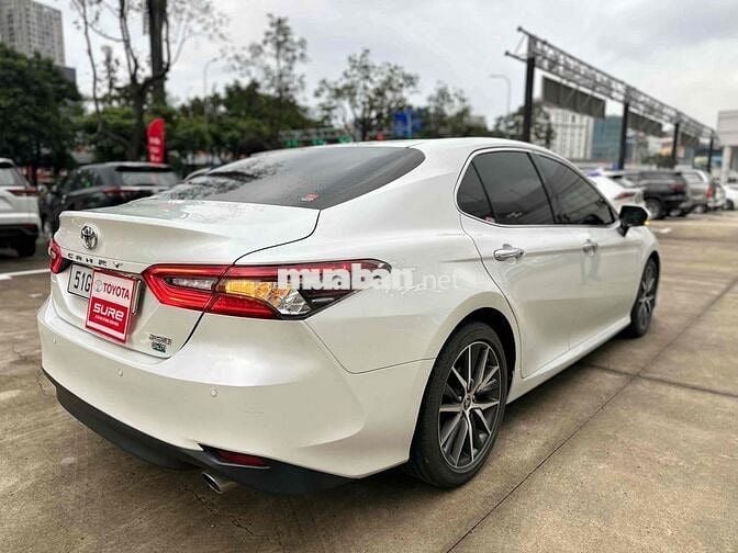 Toyota Camry 2022 2.5Q - Trắng ngọc trai HÃNG BH