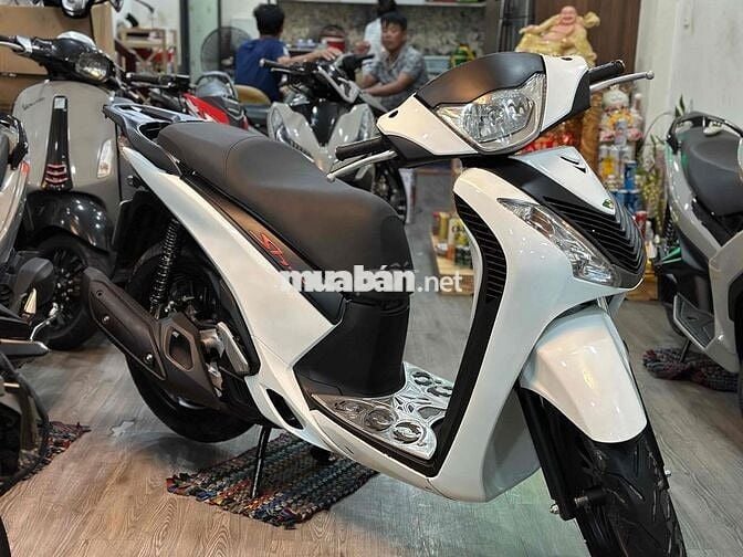 Sh 125 lên ý trắng đen 2015 nợ xấu trả trước 12tr