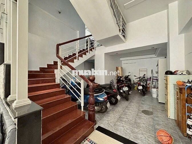 CHDV GIÁ RẺ GIÁP Q.1 – 6 TẦNG BTCT – DÒNG TIỀN 40TR/THÁNG – CHỈ 15 TỶ