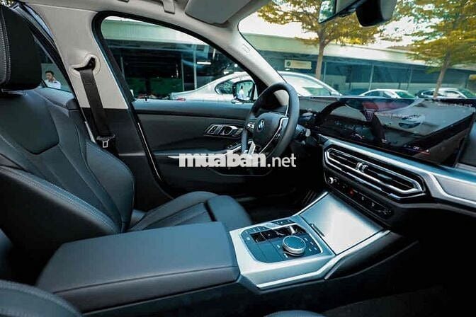 BMW 3 Series 2024 320i Sport Line - 9999 km