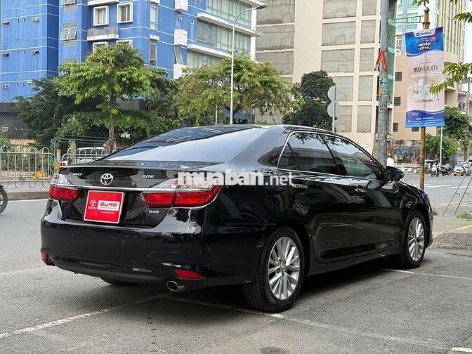 Camry 2017 2.0E Đen (Nội thất màu kem) - 118661 km