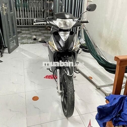 Bán 1 trong 2 xe  Fi 2008 , và neo kim 207 đỏ đen