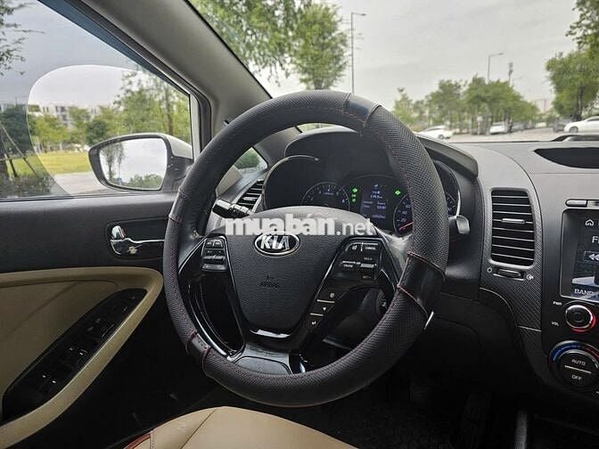 Kia Cerato 1.6 MT 2018 màu trắng