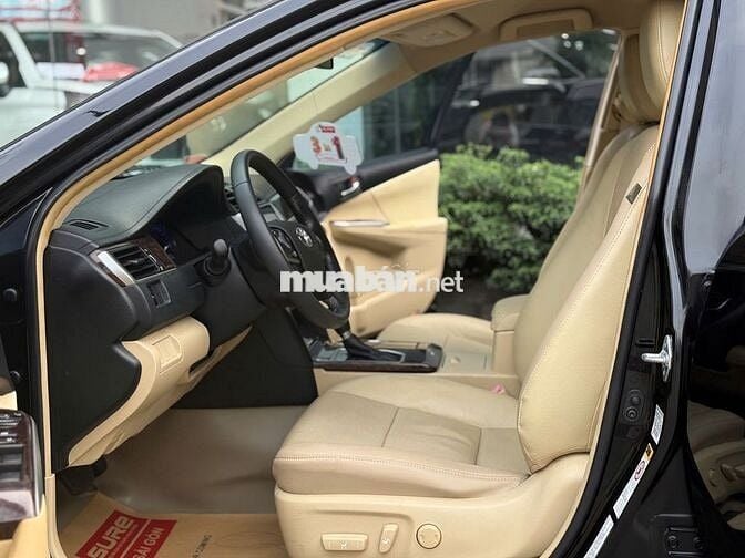 Camry 2017 2.0E Đen (Nội thất màu kem) - 118661 km
