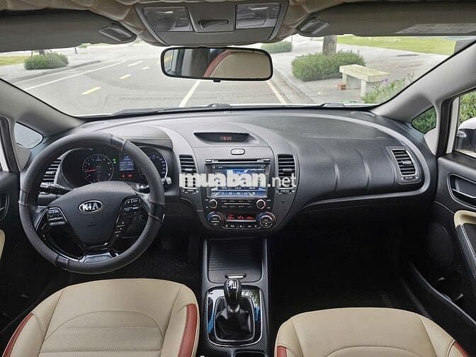 Kia Cerato 1.6 MT 2018 màu trắng