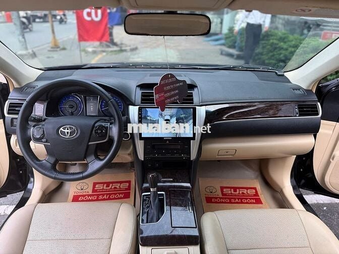 Camry 2017 2.0E Đen (Nội thất màu kem) - 118661 km