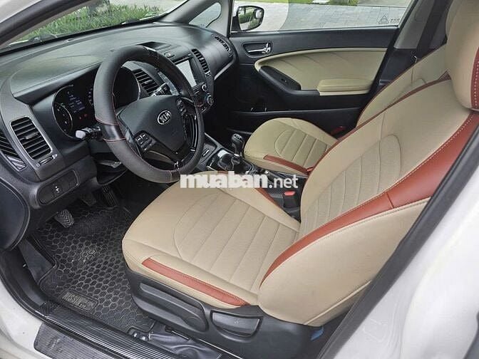 Kia Cerato 1.6 MT 2018 màu trắng