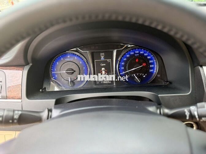Camry 2017 2.0E Đen (Nội thất màu kem) - 118661 km