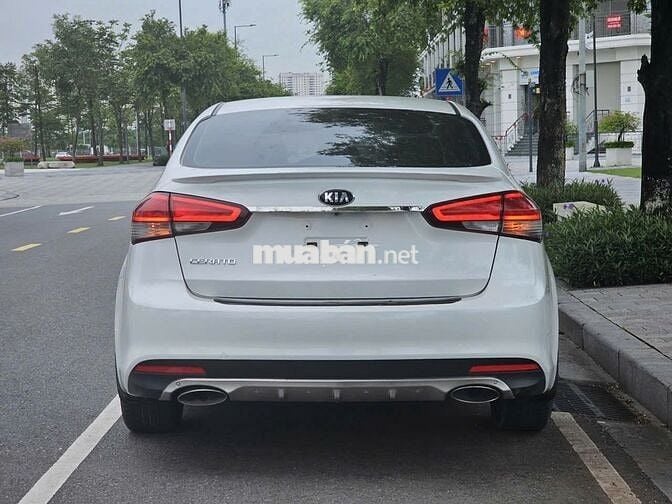 Kia Cerato 1.6 MT 2018 màu trắng