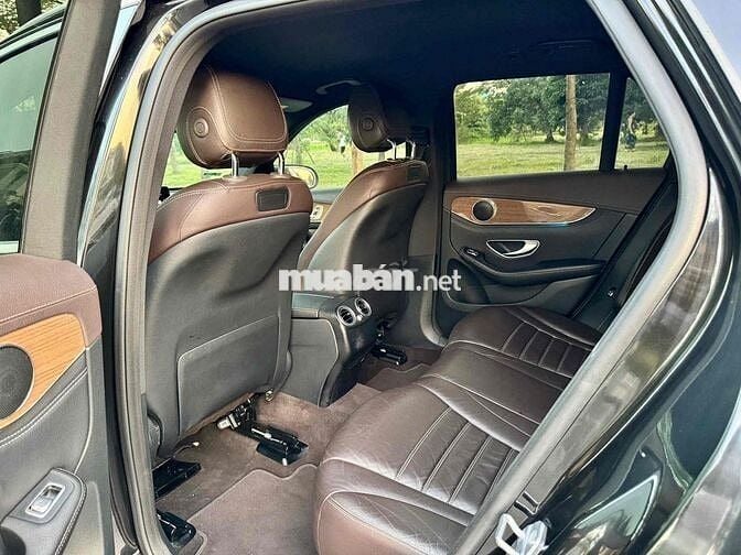 Mercedes Benz GLC 2017 250 4MATIC  - 70000 km