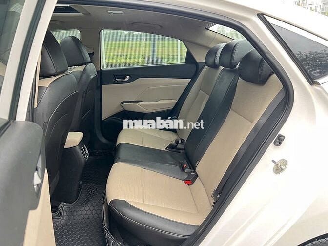 Hyundai Accent ATH 2022 màu trắng