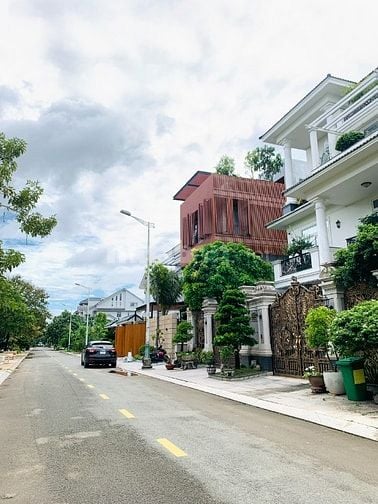 Giảm 25% giá từ 165tỷ về 115tỷ Biệt thự 680m2 Hồ Bơi khu Compound Q2