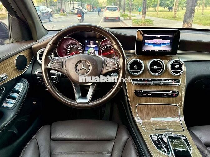 Mercedes Benz GLC 2017 250 4MATIC  - 70000 km