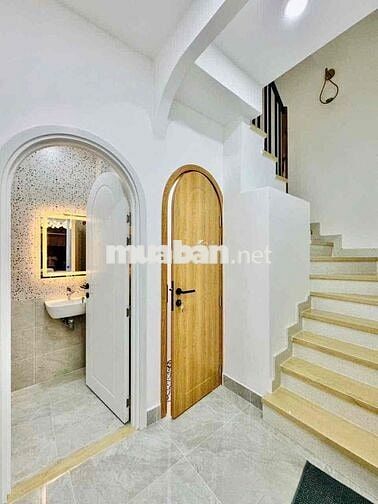 🏡 NHÀ ĐẸP XÂY MỚI – HXH – GIÁP Q1 – 5 TẦNG – 4 PHÒNG NGỦ – 2 SÂN THƯỢN