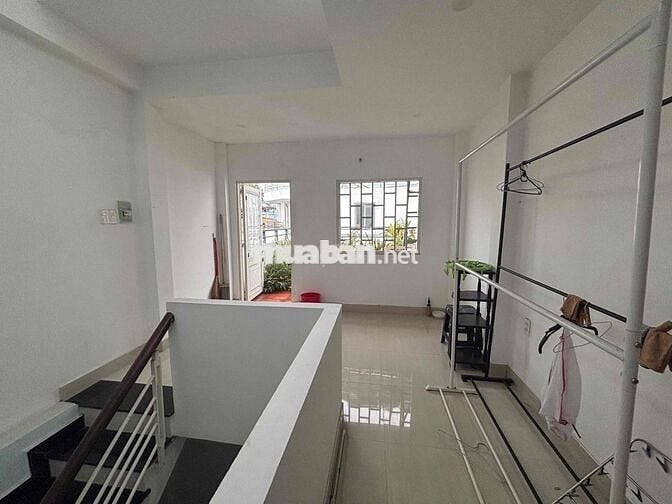 Nhà nguyên căn 120 m2, 3 pn full nội thất, nhà hẻm lê hồng phong q10
