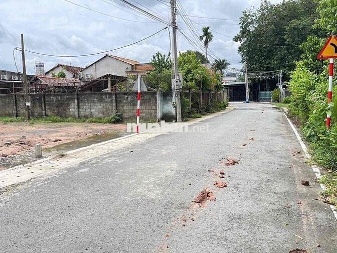 Đất Hiệp An mặt tiền Dx 87 nhựa 5,5m thông thoáng mát. có 2lô